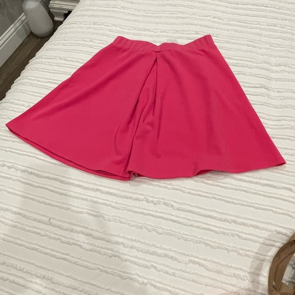 Francesca’s Pink Mini Skirt - Picture 2 of 3